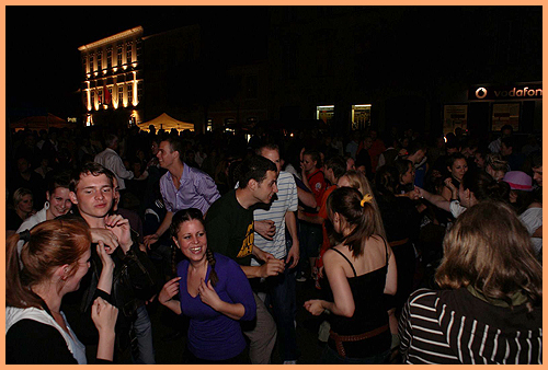 The audience enjoying Sonny and his Wild Cows